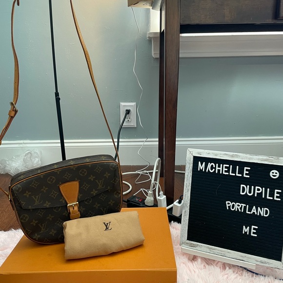 Louis Vuitton Handbags - Louis vuitton jeune fille 27 (GM)